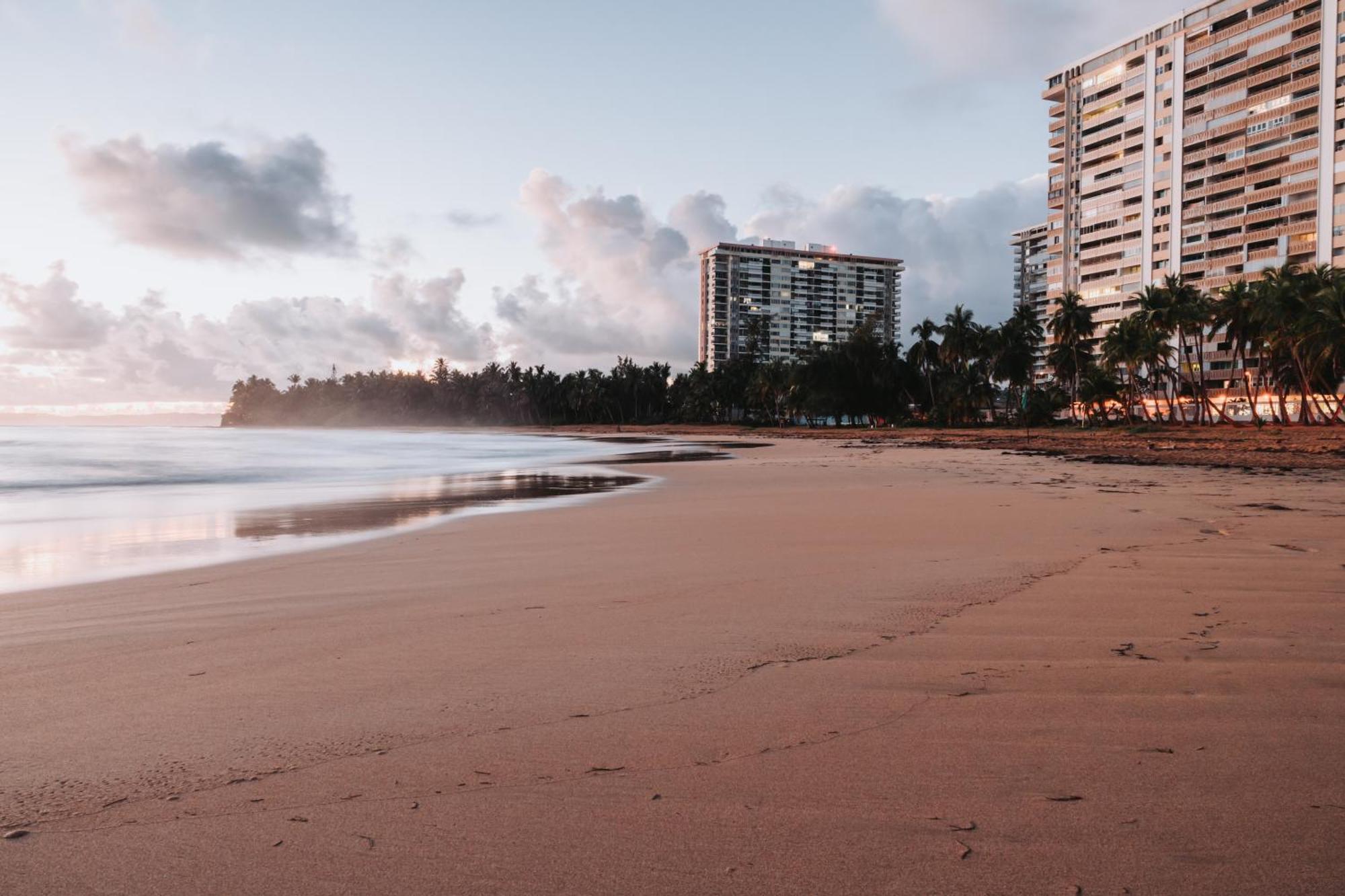 Oceanview Apartment Steps To The Beach Luquillo Exteriör bild