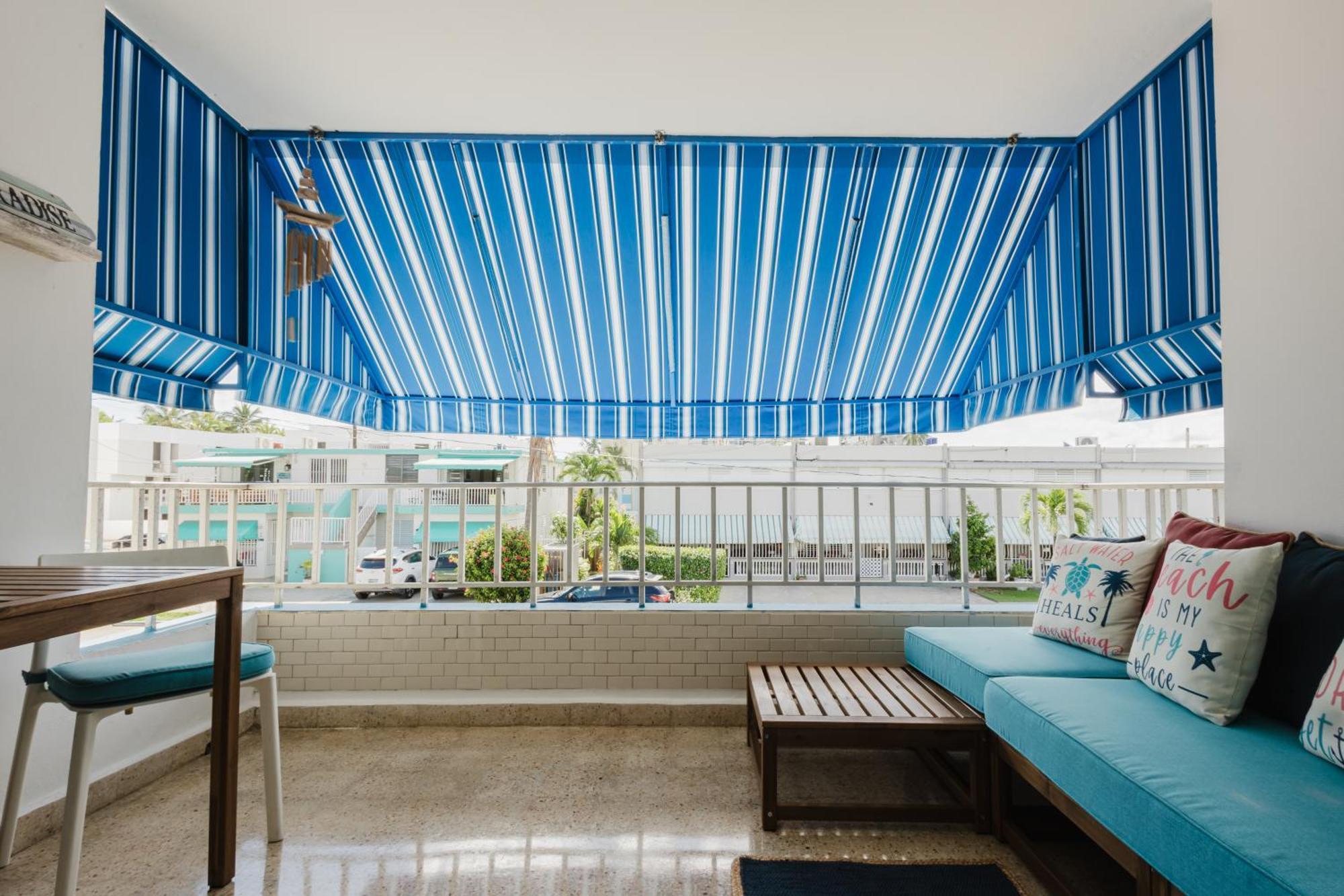 Oceanview Apartment Steps To The Beach Luquillo Exteriör bild