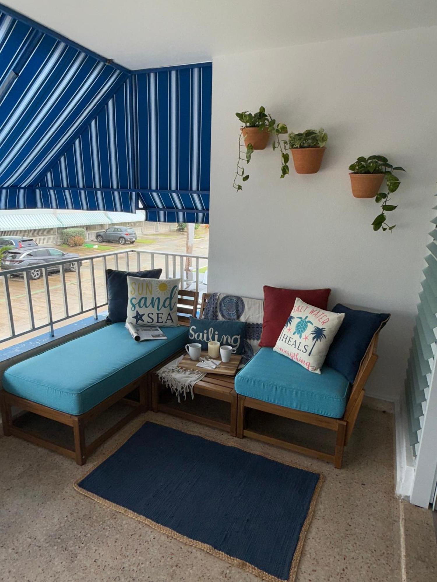 Oceanview Apartment Steps To The Beach Luquillo Exteriör bild